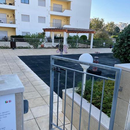 Lucas House 3 - Garden Apartment ลากอส ภายนอก รูปภาพ