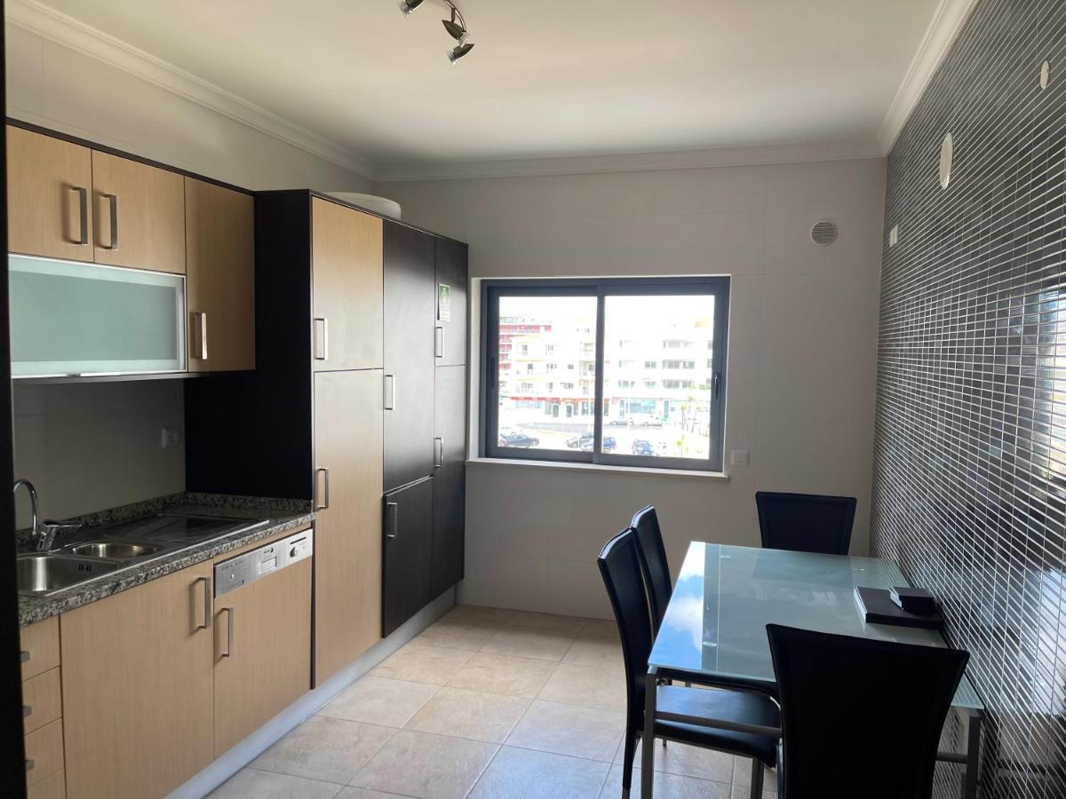 Lucas House 3 - Garden Apartment ลากอส ภายนอก รูปภาพ