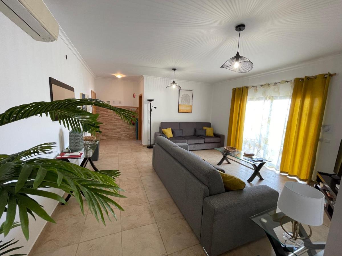 Lucas House 3 - Garden Apartment ลากอส ภายนอก รูปภาพ