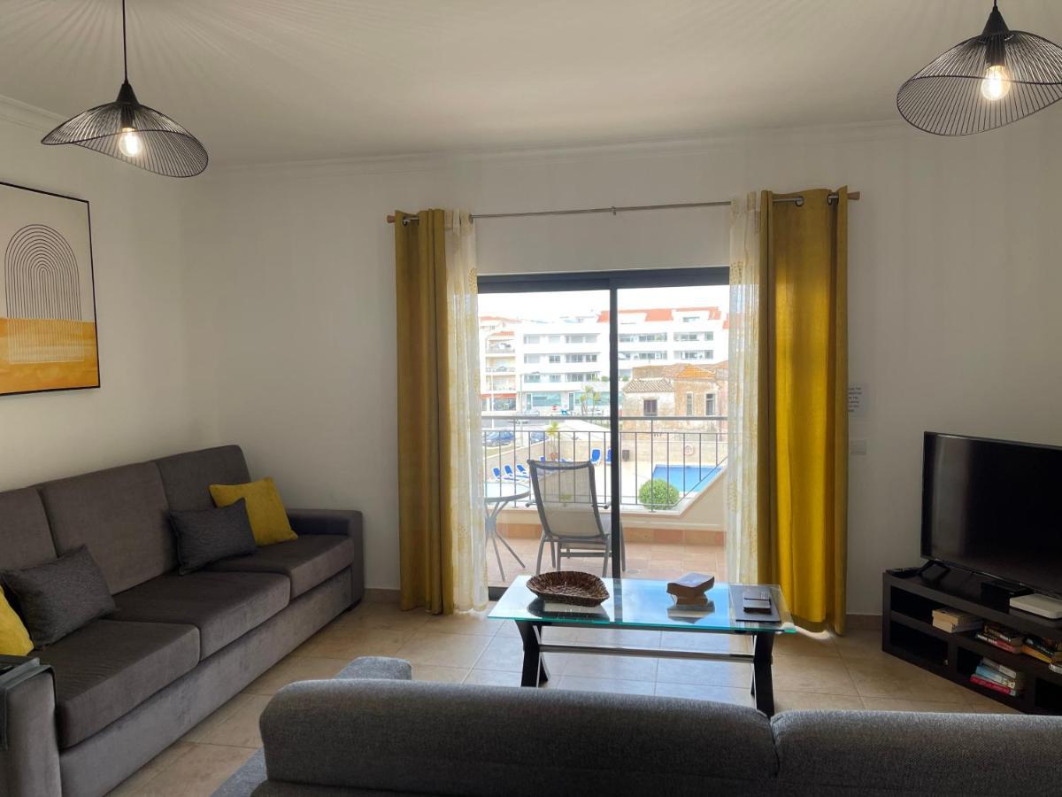Lucas House 3 - Garden Apartment ลากอส ภายนอก รูปภาพ