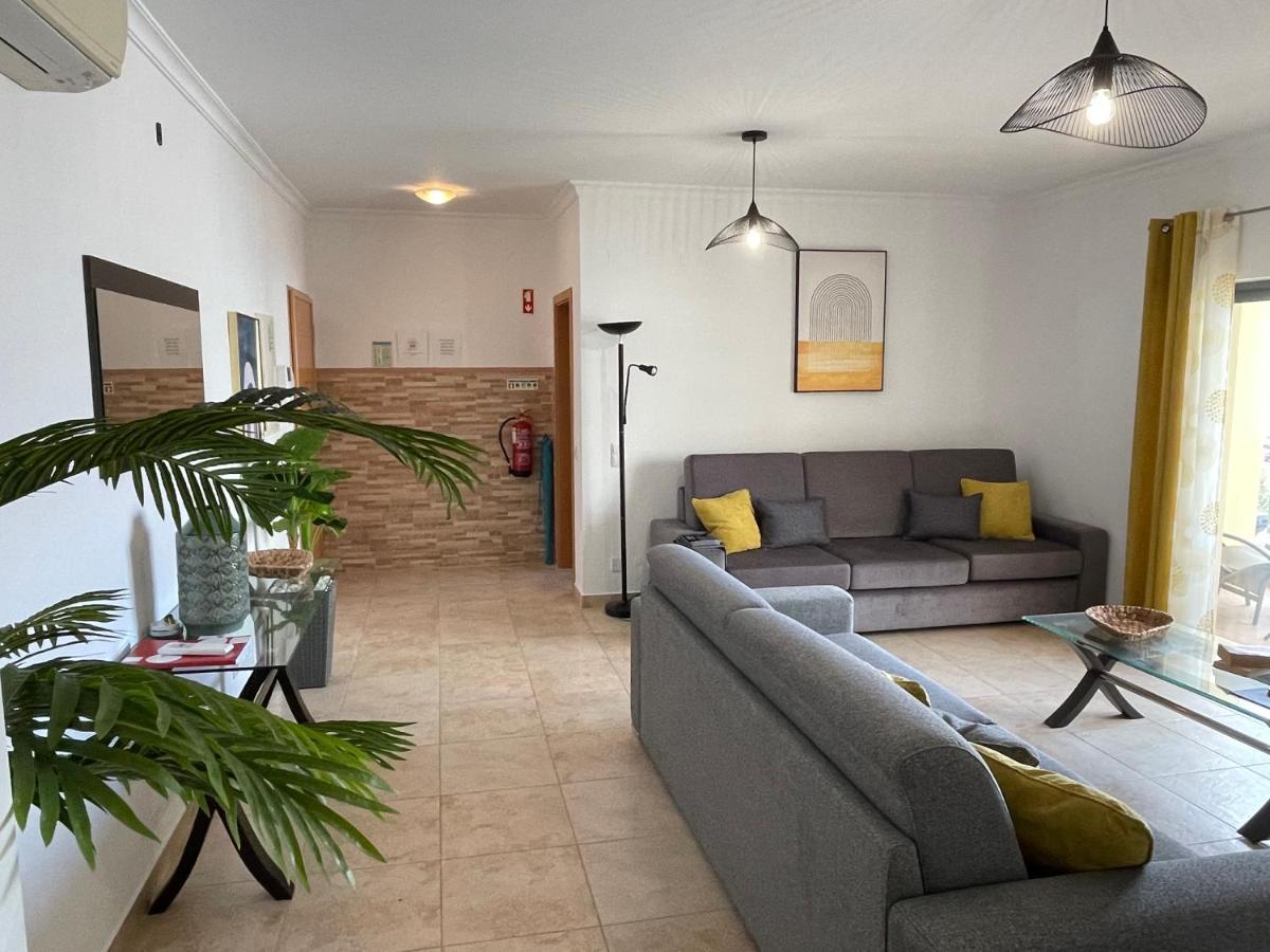 Lucas House 3 - Garden Apartment ลากอส ภายนอก รูปภาพ